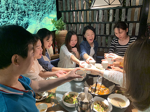 揮手三月，激情四月 戴高樂(lè)泳池設(shè)備 這不僅是一個(gè)簡(jiǎn)單的聚餐